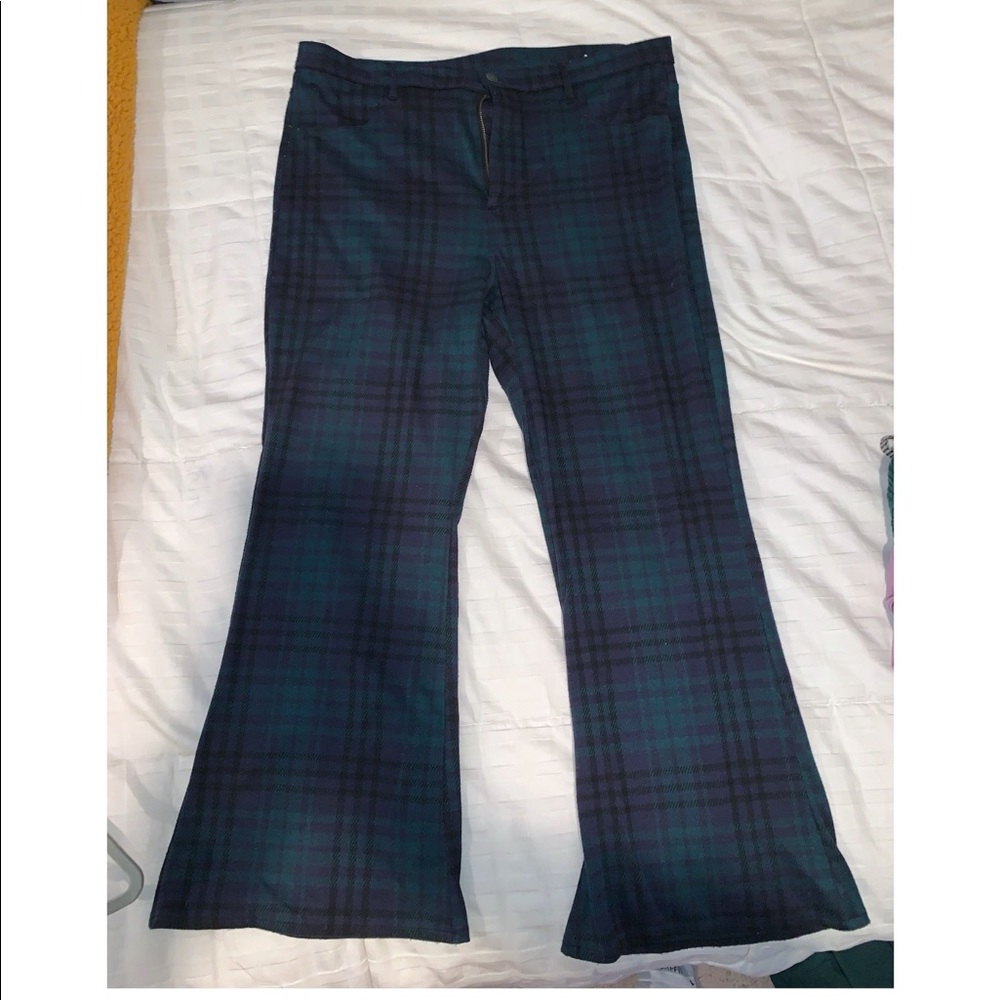 American Eagle Plaid Flared pants size 20 Short